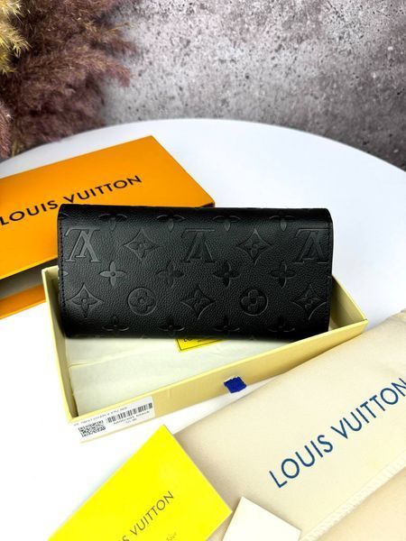 Модель в стилі Louis Vuitton Black W0014 фото