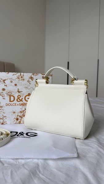 Модель в стилі Dolce & Gabbana White 21см 143-1 фото
