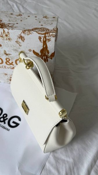 Модель в стилі Dolce & Gabbana White 21см 143-1 фото