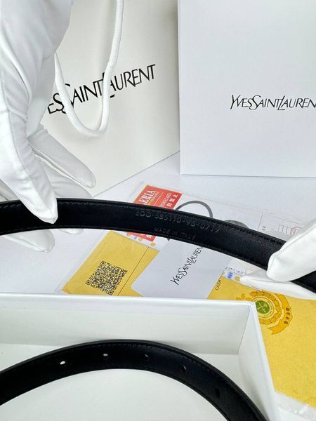 Модель в стилі Yves Saint Laurent Black Silver R0013 фото