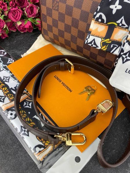 Модель в стилі Louis Vuitton Speedy Bandouliere 25 P1014 фото