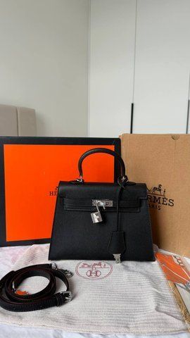Модель в стилі Hermes Kelly 22 Black Silver 145-2 фото