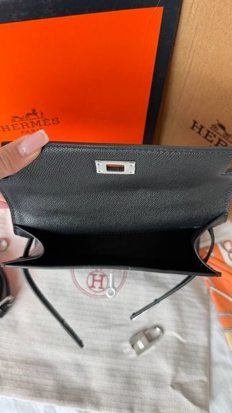 Модель в стилі Hermes Kelly 22 Black Silver 145-2 фото