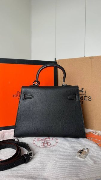 Модель в стилі Hermes Kelly 22 Black Silver 145-2 фото