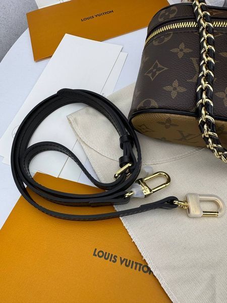 Модель в стилі Louis Vuitton Vanity PM Brown 19 см 	P1032 фото