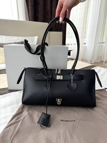 Модель в стилі  Balenciaga bel air Black Silver 36см  P18029 фото