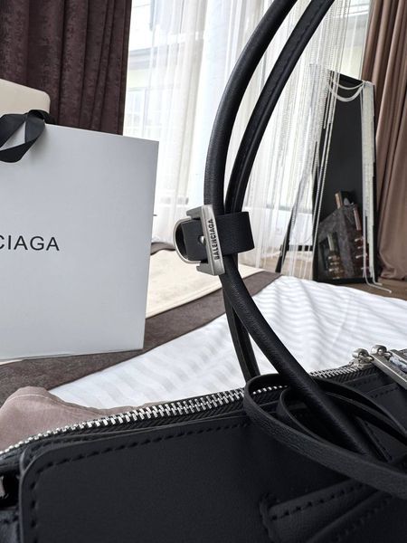 Модель в стилі  Balenciaga bel air Black Silver 36см  P18029 фото