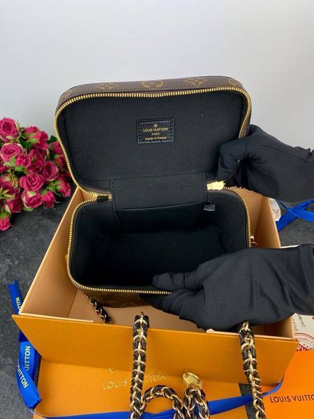 Модель в стилі Louis Vuitton Vanity PM Brown 17 см 	P1012 фото
