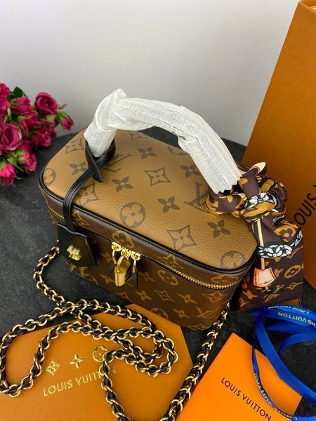 Модель в стилі Louis Vuitton Vanity PM Brown 17 см 	P1012 фото