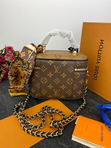 Модель в стилі Louis Vuitton Vanity PM Brown 17 см 	P1012 фото