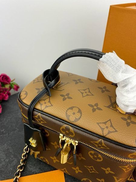 Модель в стилі Louis Vuitton Vanity PM Brown 17 см 	P1012 фото