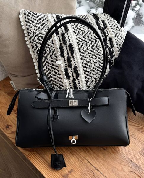 Модель в стилі  Balenciaga bel air Black Silver 36см  P18029 фото